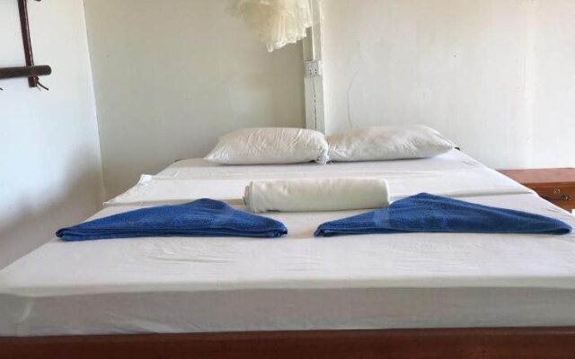 Coconut Boulevard Guesthouse