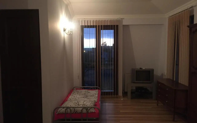 Lasha Guest House