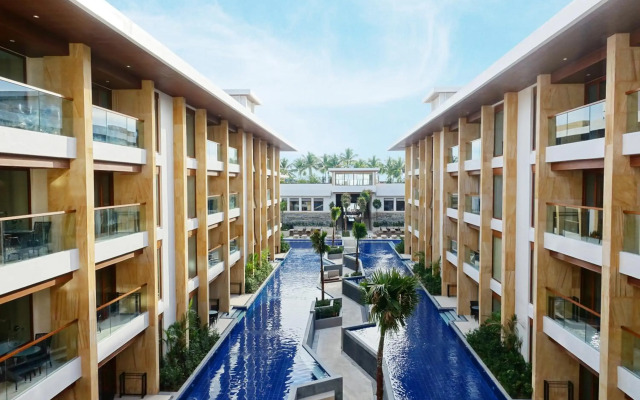 Henann Crystal Sands Resort
