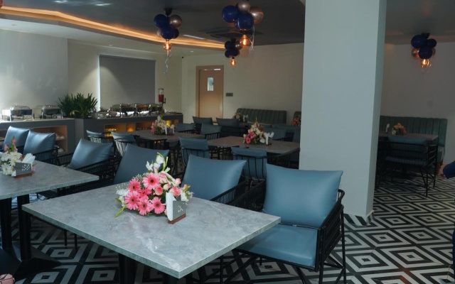 Hotel Kyzen HiTech City- Your Zenly Stay