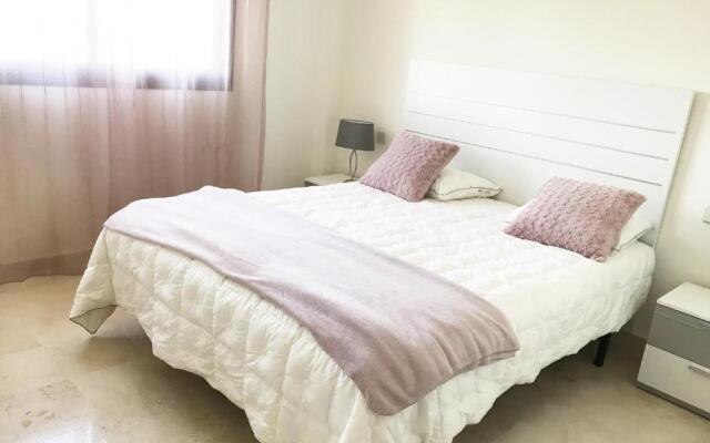 2279-Lovely 2 bedrooms with terrace with views