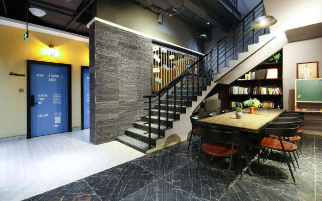 Zou Qu Ye Travel Hotel