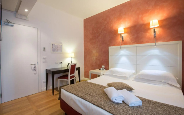 Floris Hotel