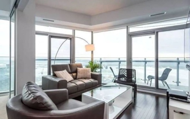 Luxury Condos at York Street