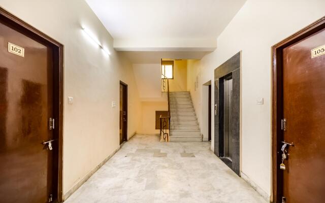 OYO 72203 Hotel Shrinath