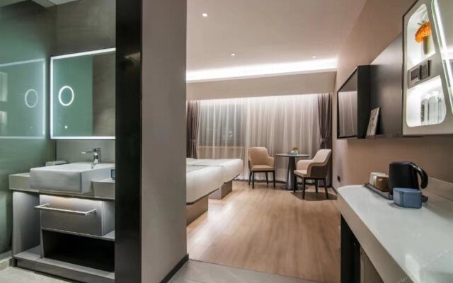 Sky Bird Hotel (Shanghai Hongqiao Airport)