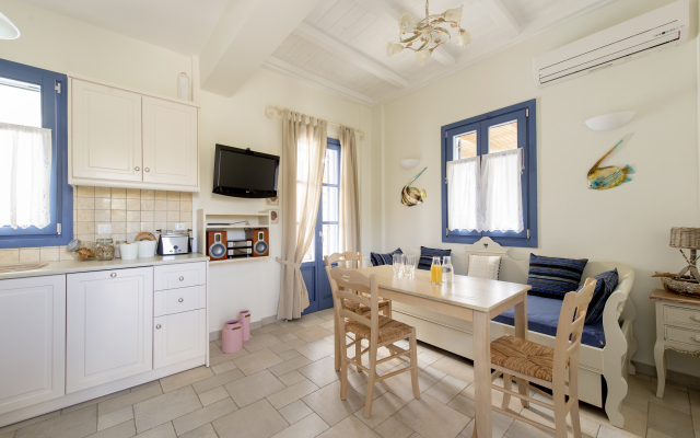 Earino Suites and Villas
