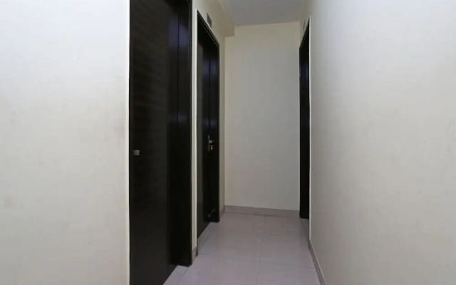 OYO 4930 Home Stay EM Residency