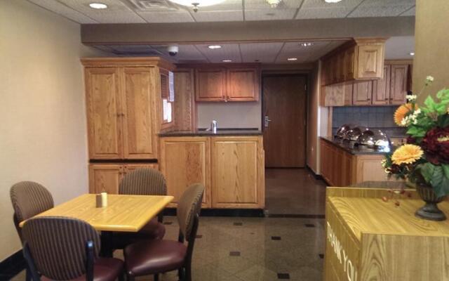 Rodeway Inn & Suites