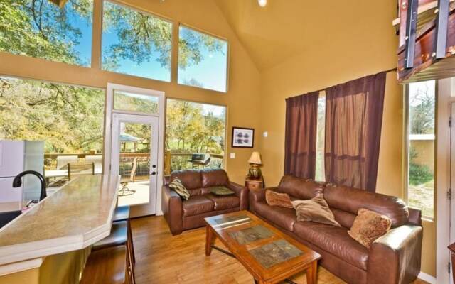 River Rd. Treehouses- Mockingbird Lodge