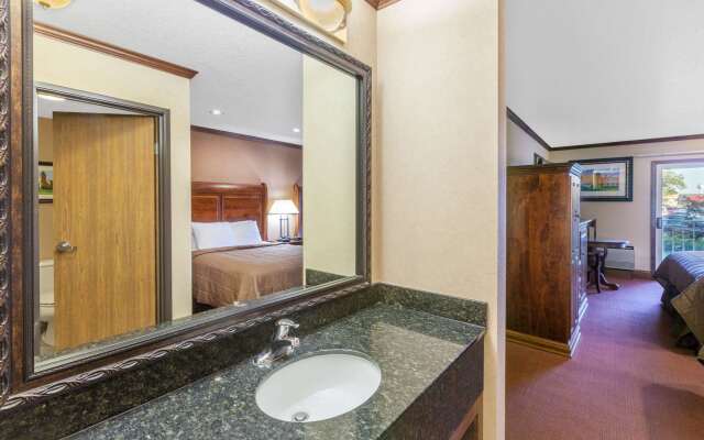 Ramada by Wyndham Mackinaw City Waterfront