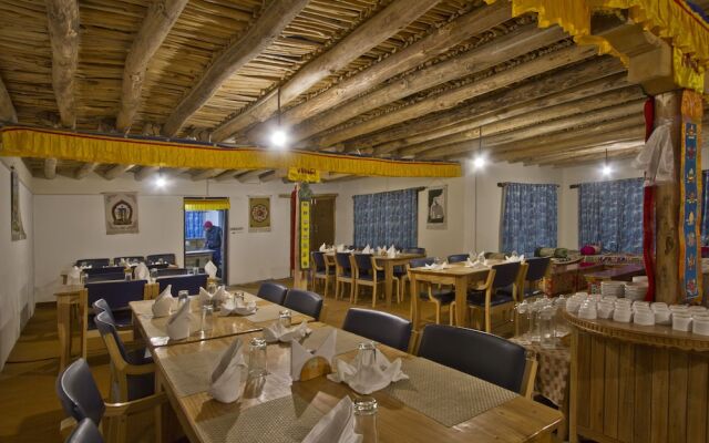 Pangong Retreat Camp