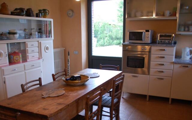 Bagnoletto Splendid Farmhouse in the Open Countryside-bagnoletto