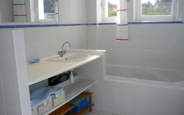 Maison Le Palais, 5 pièces, 5 personnes - FR-1-418-76