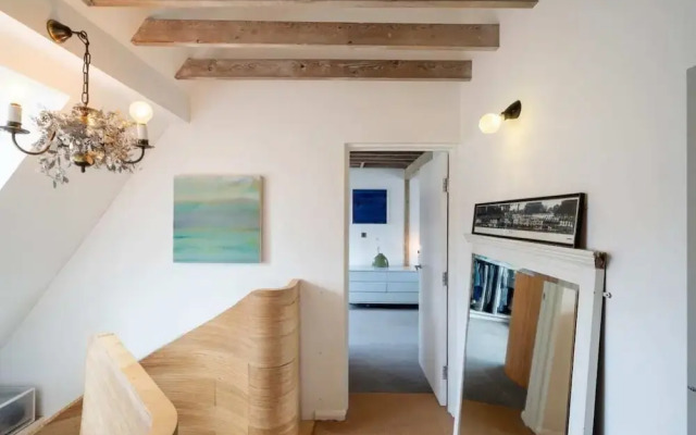 Beautiful 2 Bed Maisonette 13 Mins to Shoreditch