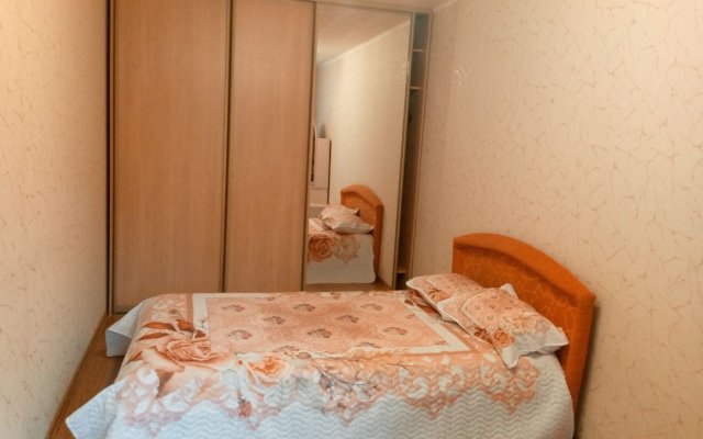 Apartments on Avtozavodskaya street 107