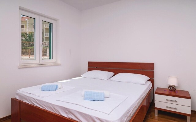 Awesome Apartment in Sutivan With 2 Bedrooms and Wifi