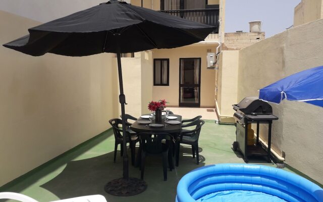 Getawaysmalta - Blue Harbour 2 Seafront 3-bedroom Apt With Large Back Terrace