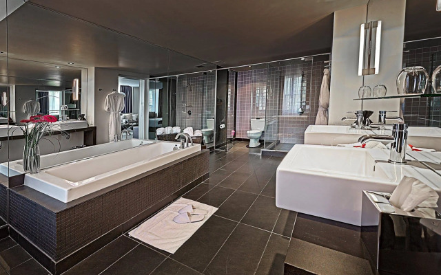Hotel 10