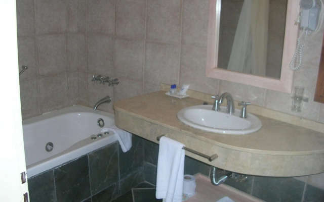 Bahia Manzano Resort