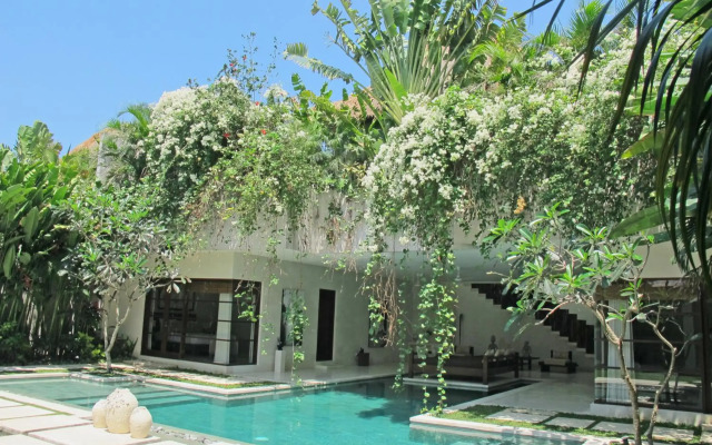 Nyaman Villas