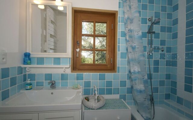 Traditional Holiday Home with Garden in Dampsmesnil