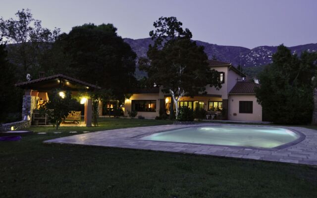 Anna'S Mansion