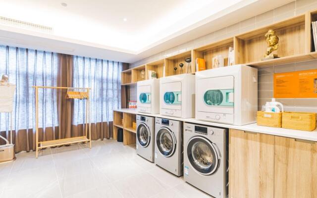 Atour Hotel Yixing Huanke Park