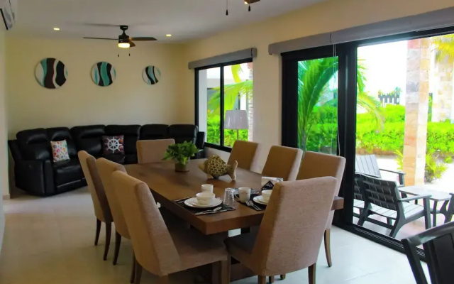 Corcomoran Luxury Beachfront house