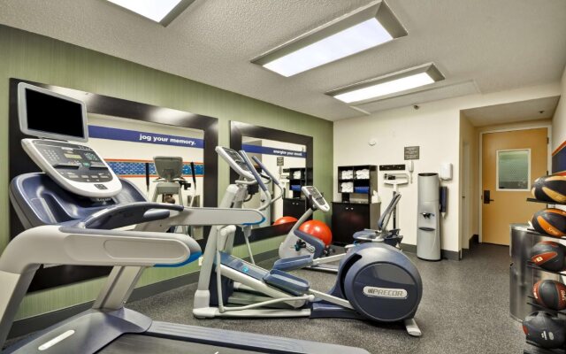 Hampton Inn Kansas City-Airport