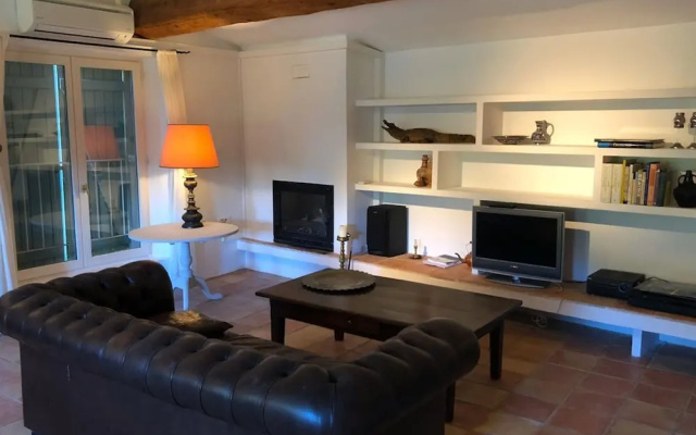 Cozy Characteristic 2-person House, in an Authentic Hamlet Near Grimaud