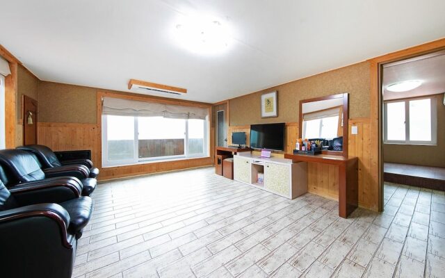 Yeosu The King Pension