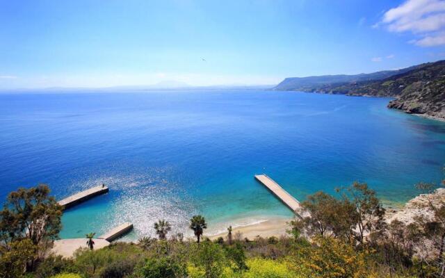 Seafront, 5star Home - 4min Walk To Private Beach