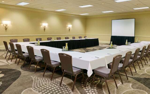 Hilton Kansas City Airport