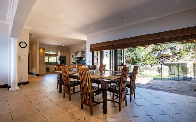6 Bedroom Tuscan Styled Home in Umdloti Beach