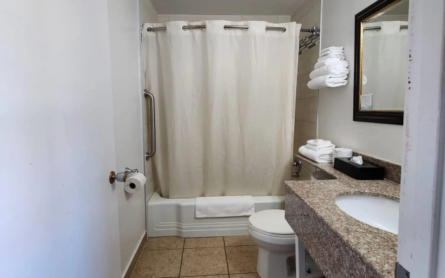 Super 8 by Wyndham Pembroke