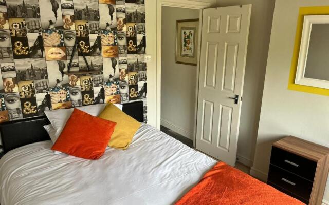Swindon Home From Home 2 - Entercloud9sa