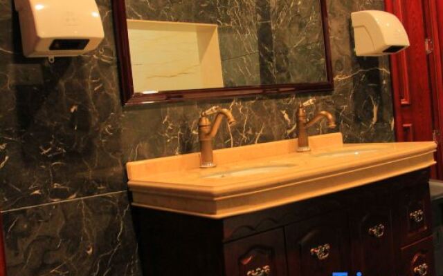 Yinlong International Hotel