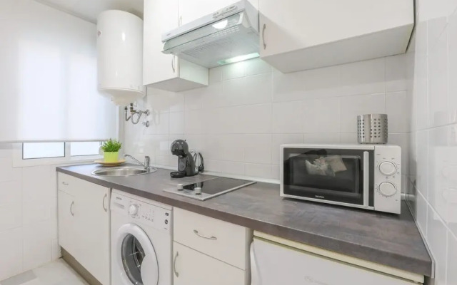 Divina in Sevilla With 1 Bedrooms and 1 Bathrooms