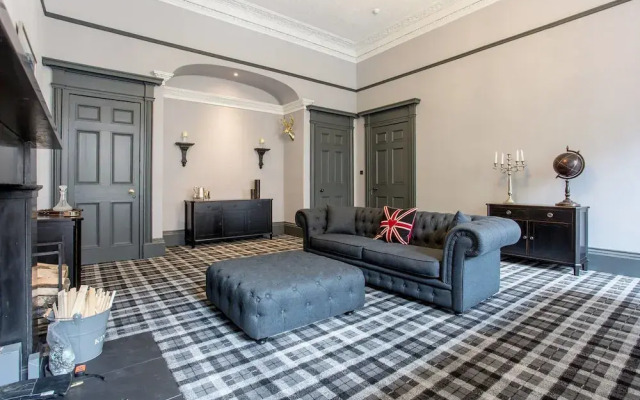 Huge Luxury Townhouse in the City Centre