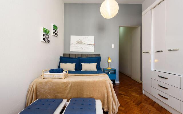 1Qto completo a 400m da Praia | SL 363/906