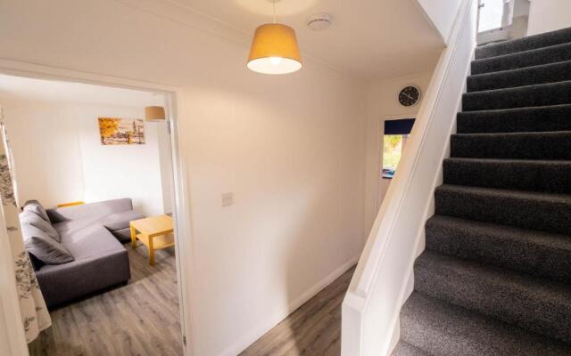 Spring House with Private Parking