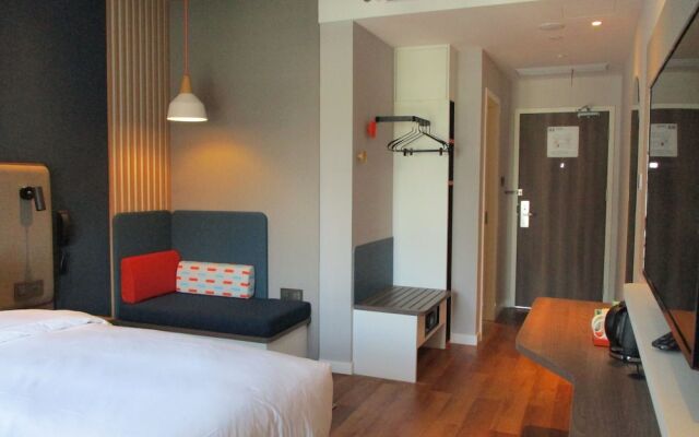 Holiday Inn Express Shanghai Tourism Zone