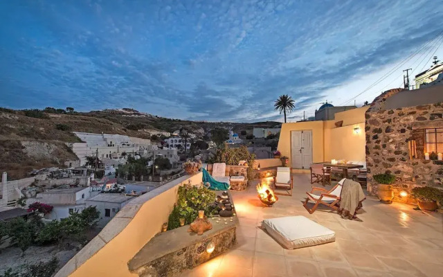 Real Santorini Cave House far From the Crowds