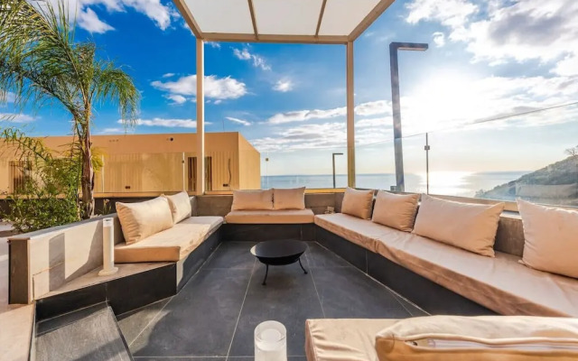 Seaside Retreat Green Coast