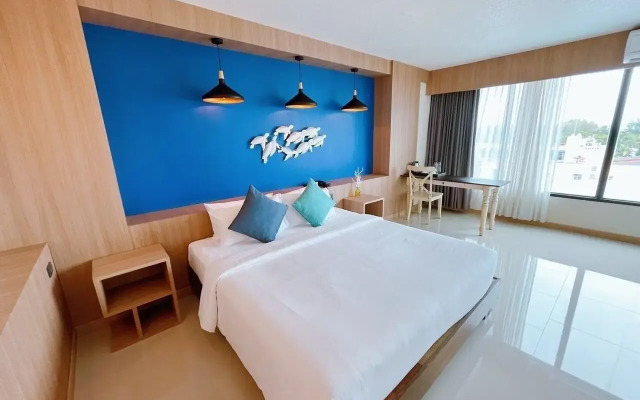The Sixteenth Naiyang Beach Hotel