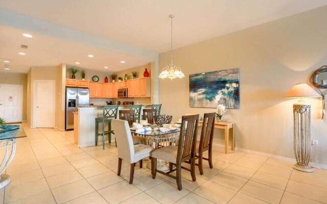 206 Harborview Grande