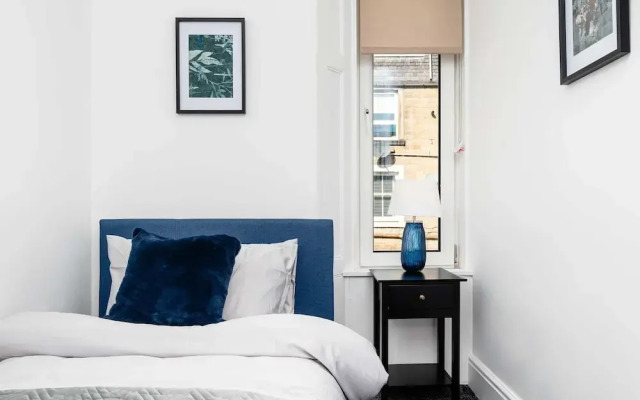 2 Bedroom Apartment-free Parking