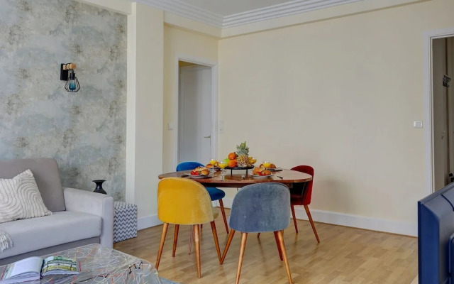 Elegant 1BR Near Eiffel & Champ de Mars