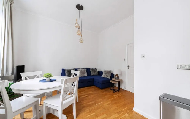 Period Flat in Islington With Modern Charm